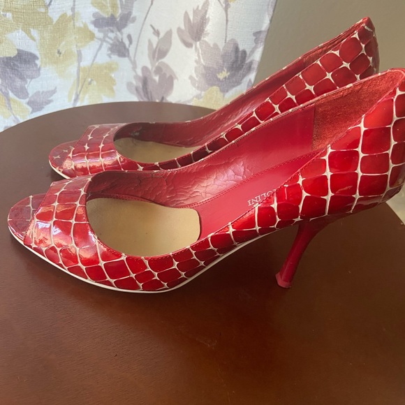 Bright Red Heels - Picture 3 of 9